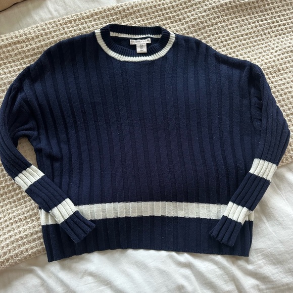 Sincerely Jules Navy and White Knit Sweater and Pant Lounge Set - Size Small - Picture 4 of 11